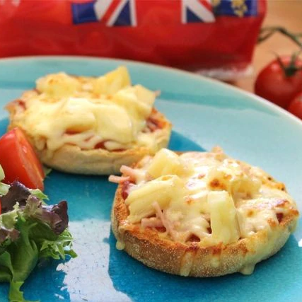 Ham and Pinapple Pizza Muffins