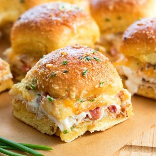 Chicken Bacon Ranch Pull Apart Rolls - melissassouthernstylekitchen.com